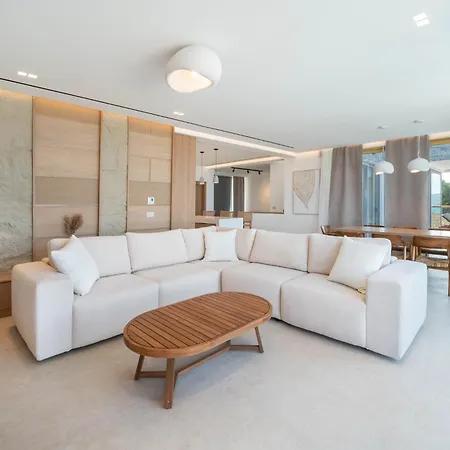 וילה Callisto Azzure